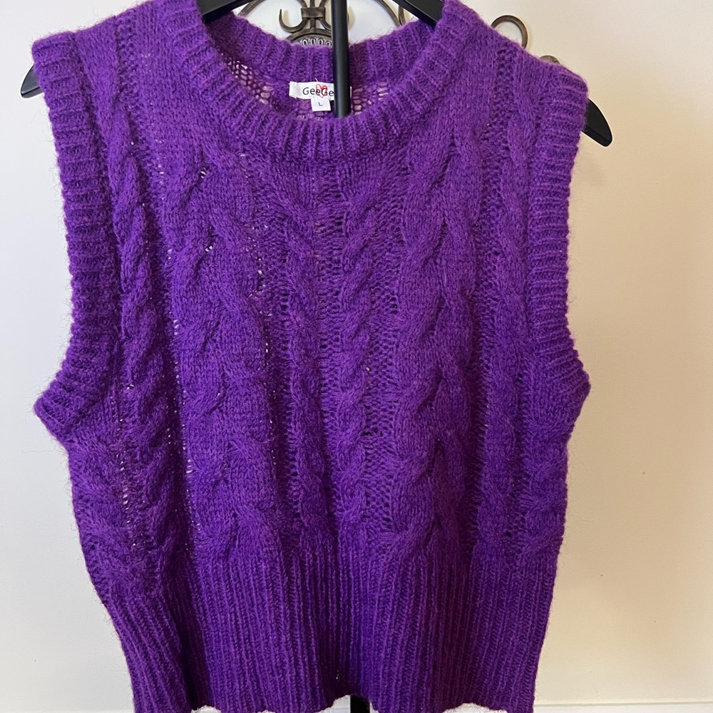 Cozy Purple Cable Knit V-Neck Sweater by Geiger